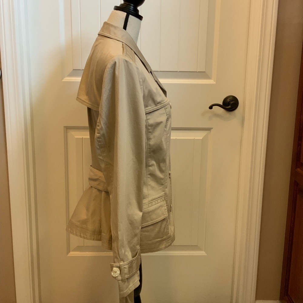 NWT White House Black Market sz 14 casual short trench, tan - Picture 6 of 8
